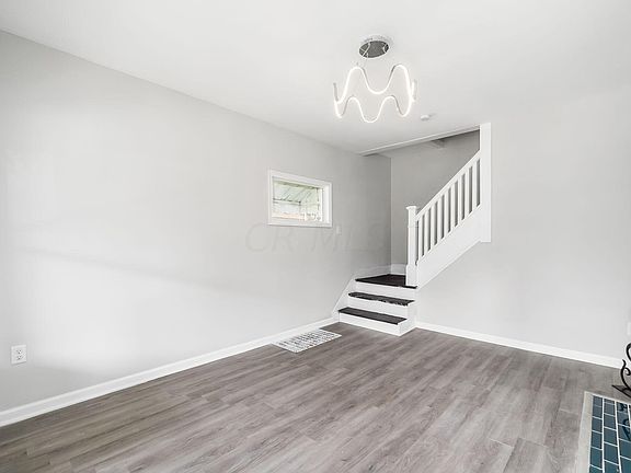 3rd image of 596 Southwood Ave