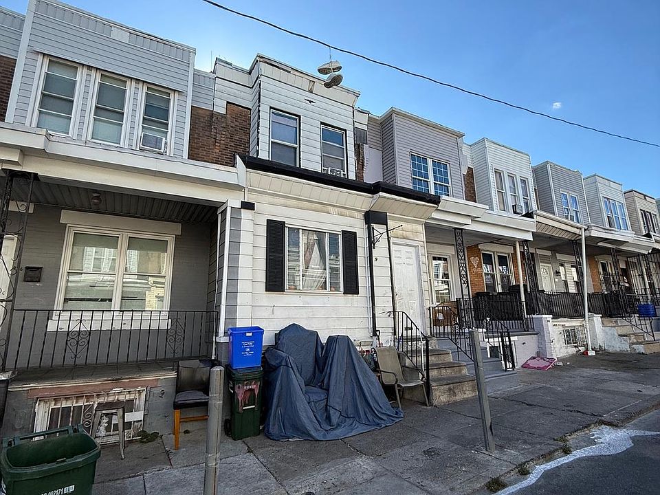 2nd image of 924 E Schiller St