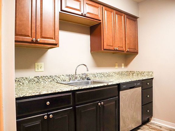 3rd image of 2500-2512 McGrath Ave #16