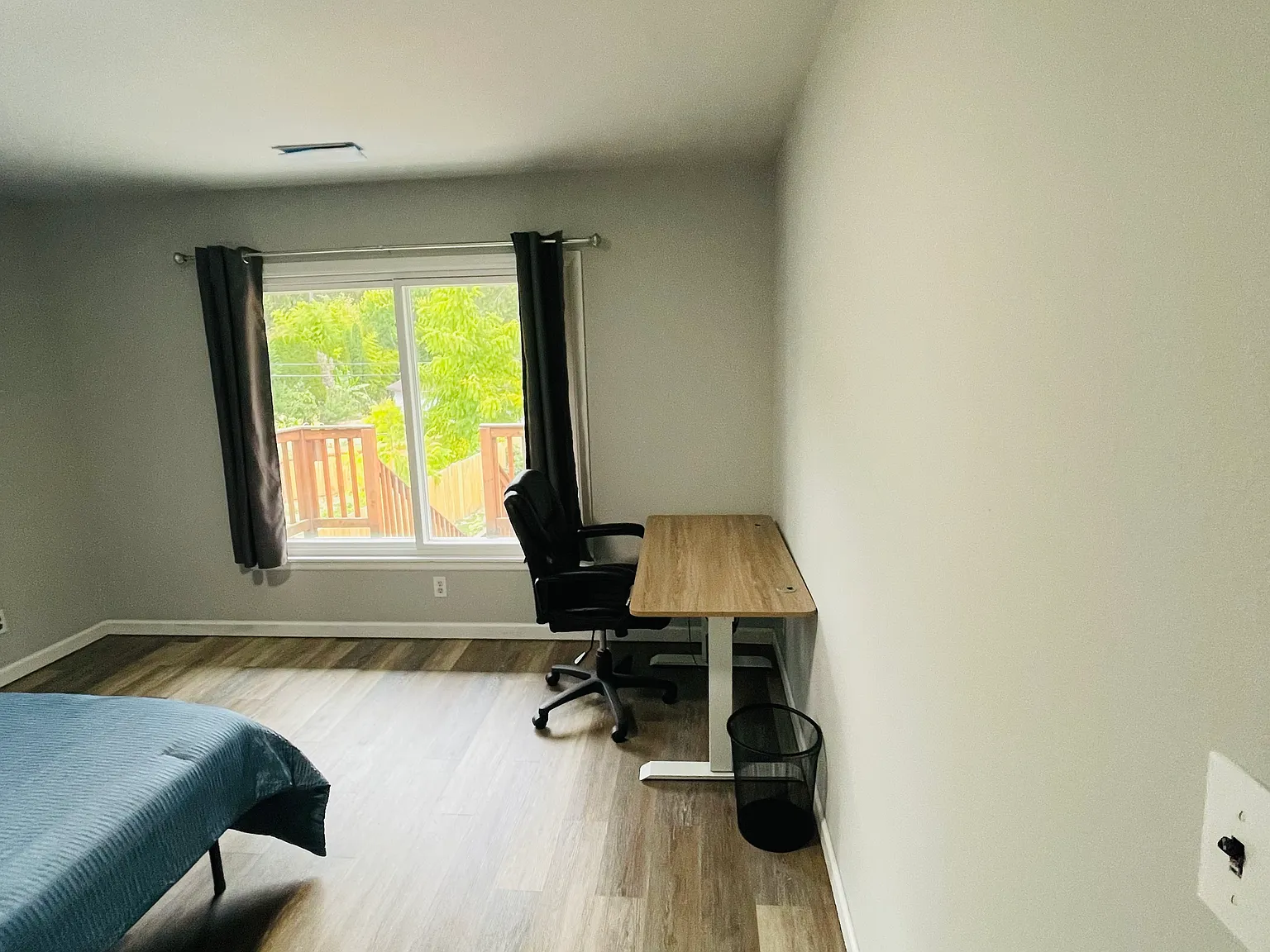 6 bed, 2900 sqft, $1,100 — Photo 3