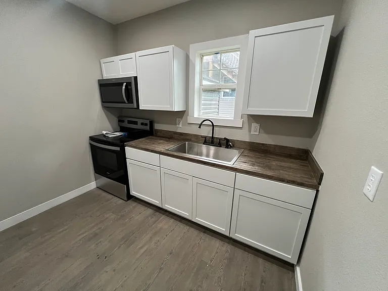 1470 N Grant Ave #1 — Photo 4