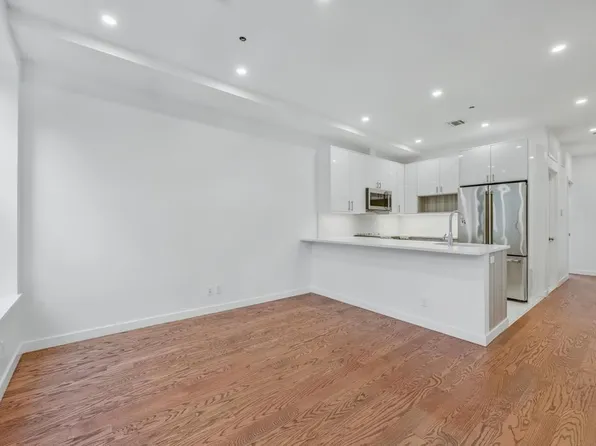 109 President Street image 5 of 17