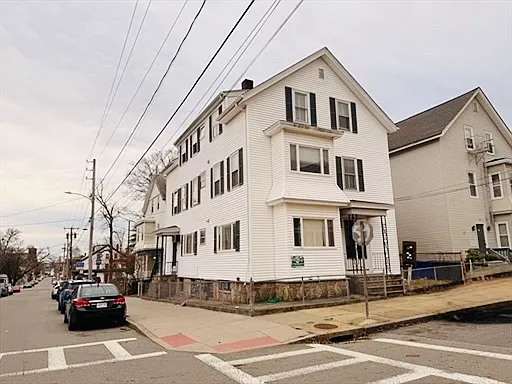 631 Walnut St #1 — Photo 14