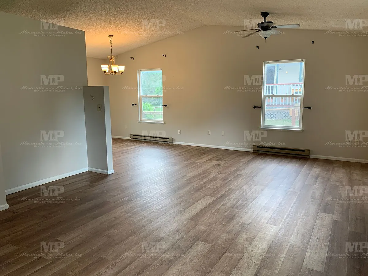 Building Photo - 1518 Glen Haven Dr