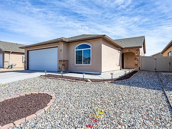 2nd image of 438 Donogal Dr Unit B