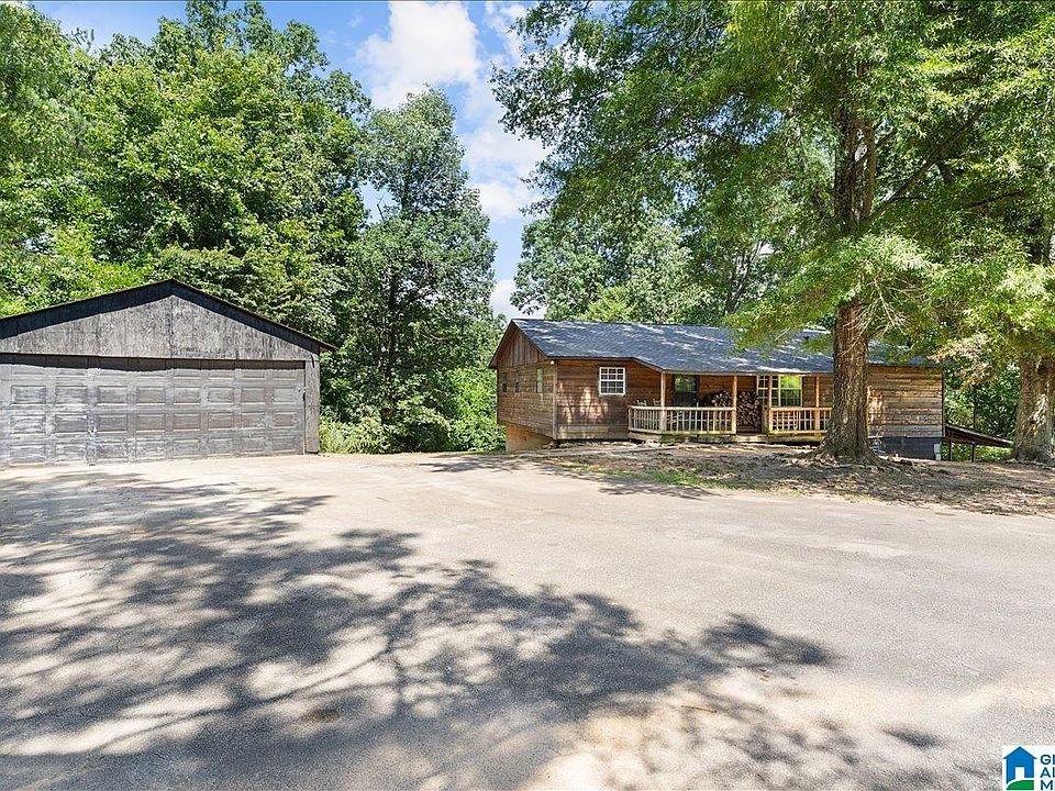 1st image of 135 Bluff Ln