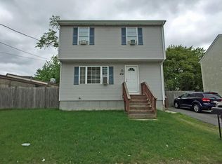 674 Quarry St, Fall River, MA 02723