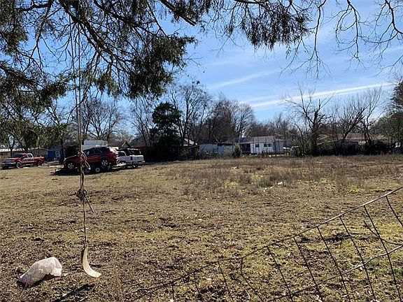 2nd image of 1619 N Saint Augustine Dr