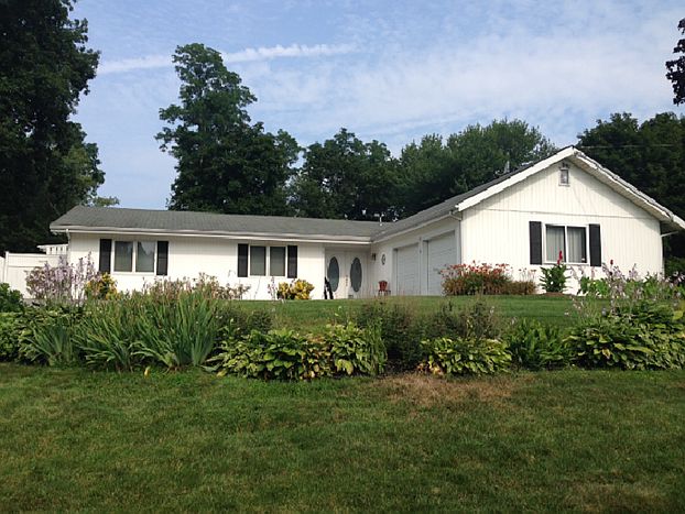 1st image of 6 Lodge Ln