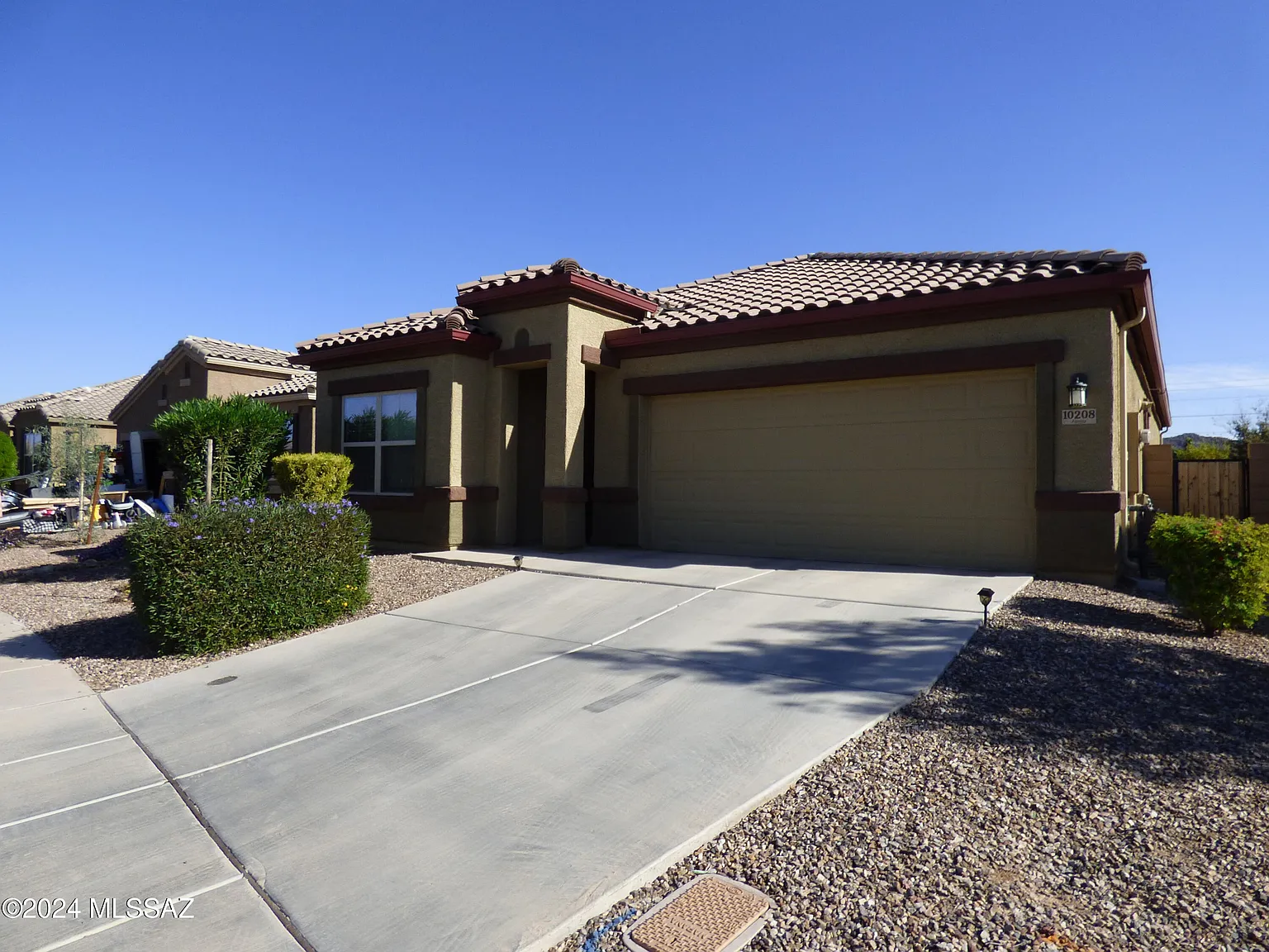 4 bed, 2.0 bath, 1701 sqft, $2,150 — Photo 1
