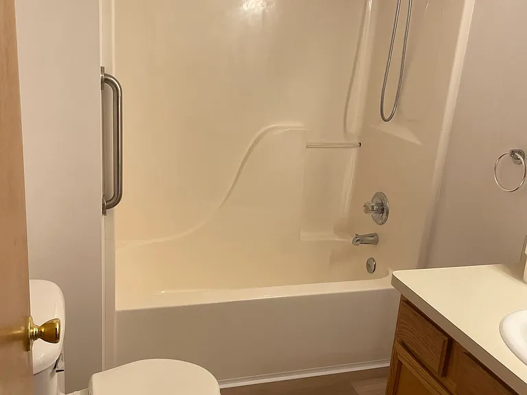 2504 Eagles Cir #4 — Photo 26