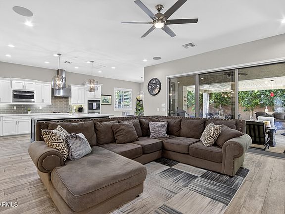 5th image of 1177 E KINGBIRD Drive