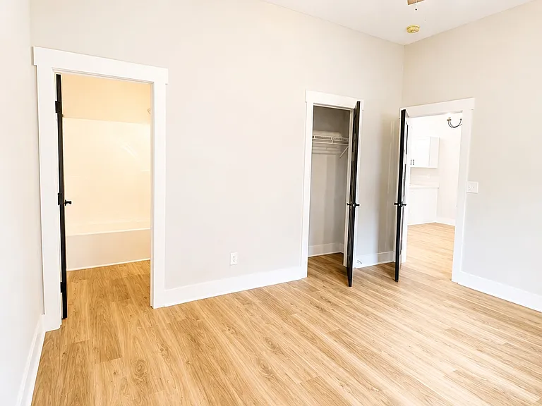109 Aurora Dr #B — Photo 12