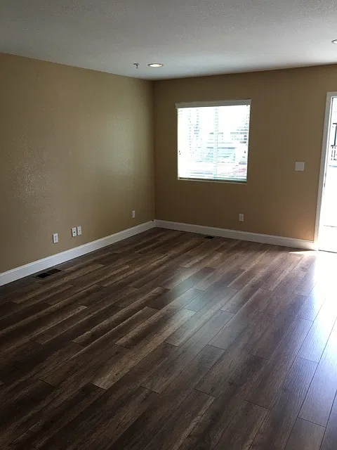 417E — Photo 3