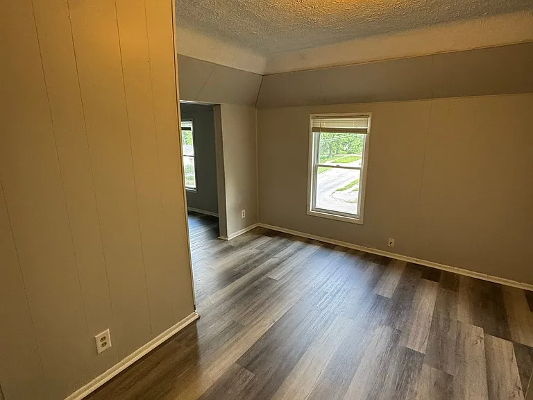 6547 Bedford Ave — Photo 11