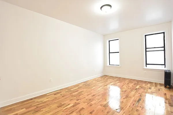 Rented by Clove Realty LLC | media 19