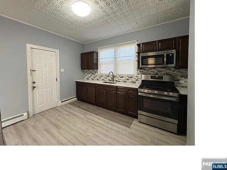93 Highland St — Photo 6