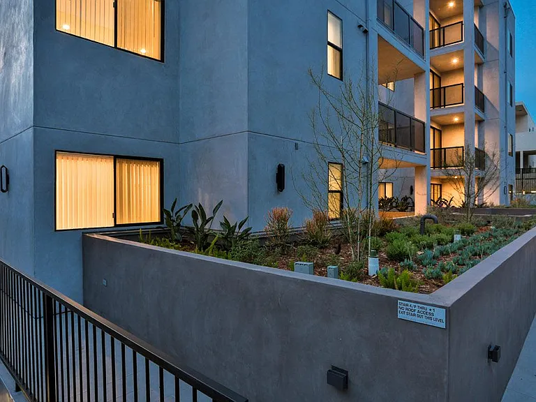 726 N Hudson Ave #Penthouse 1 — Photo 35