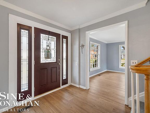 4th image of 715 Pear Tree Ln