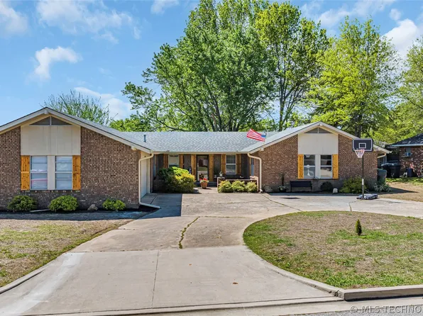 1408 Sunny Ln, Ardmore, OK 73401