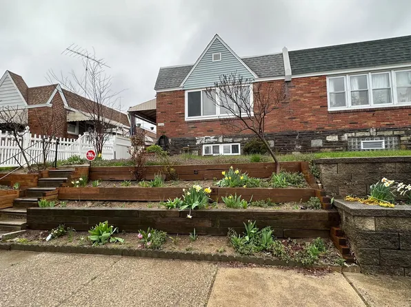 1722 Strahle St, Philadelphia, PA 19152