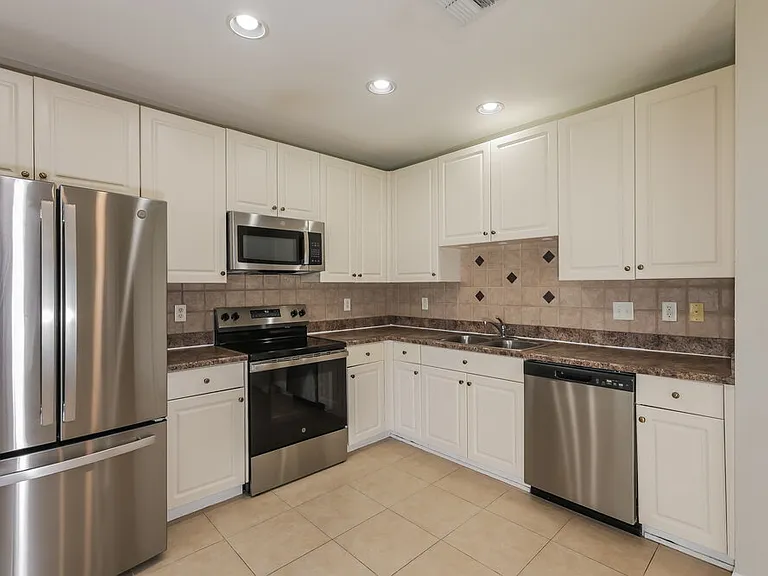 17236 Poppy Fields Ln — Photo 7