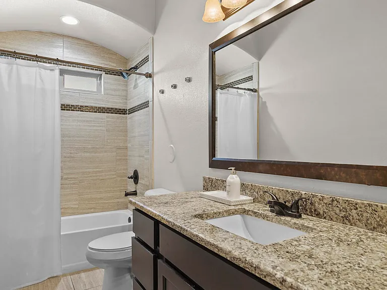 2113 William Caples St — Photo 18