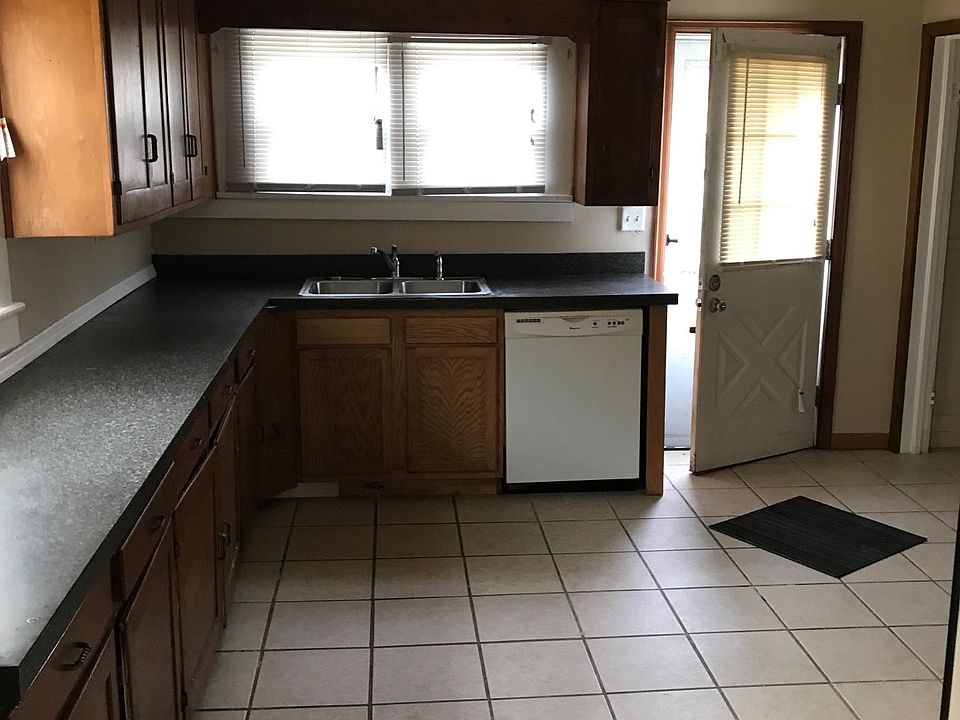 2nd image of 632 Woodsdale Ave