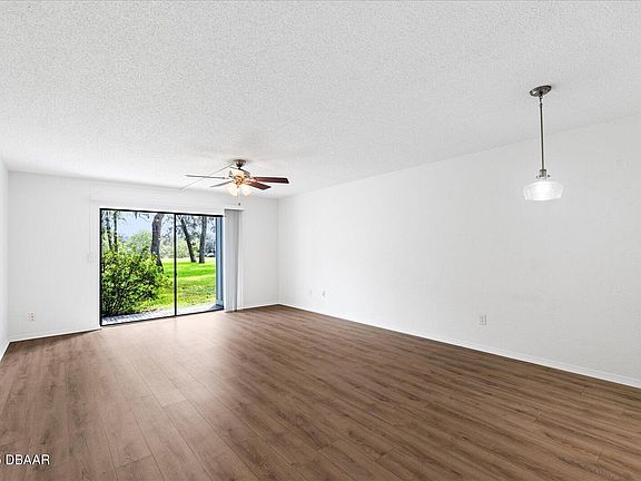 5th image of 210 Timberline Trl