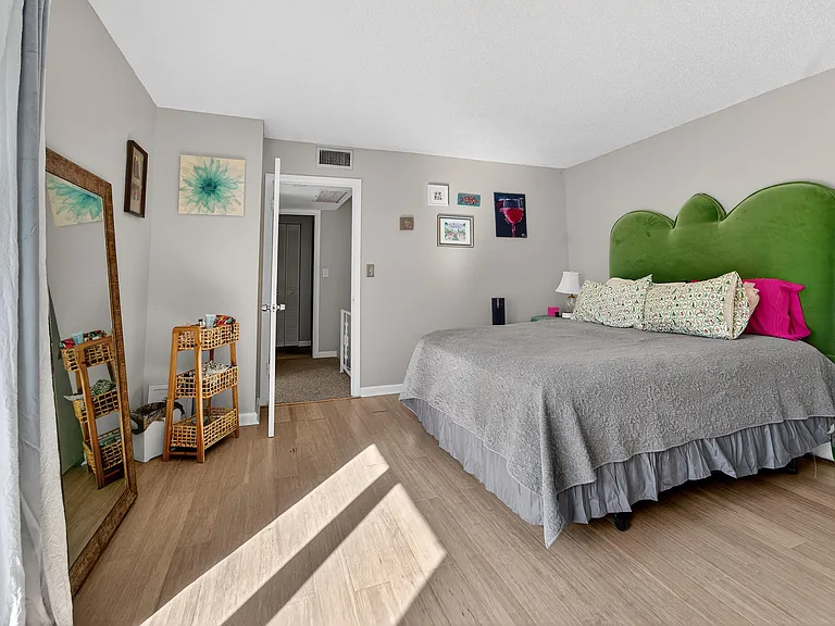 141 E Riverside Dr #10D — Photo 19