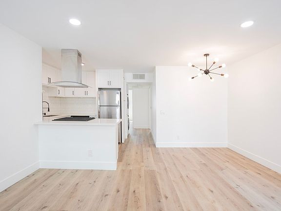 5th image of 1031 N Orange Grove Ave APT 102