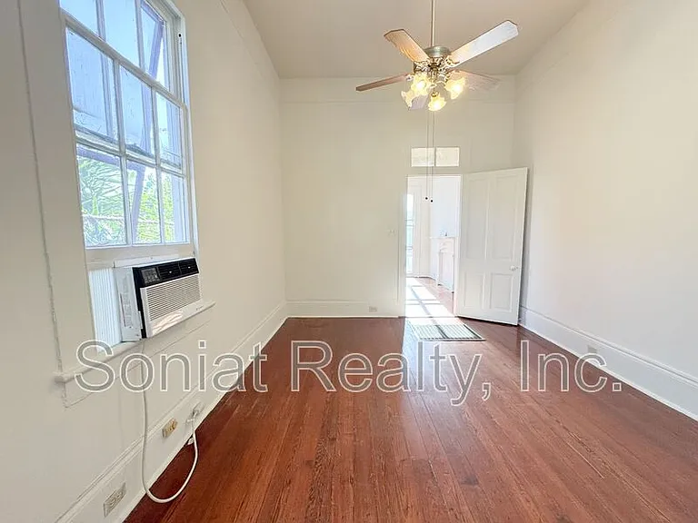2657 Ursulines Ave — Photo 9