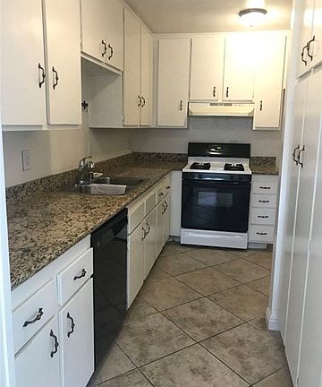 5th image of 1120 Cleghorn Dr Unit D