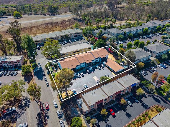 2nd image of 725 Alturas Ln