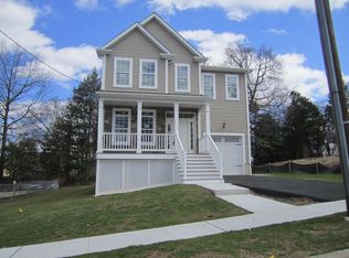 38 Hampton St #A, Metuchen, NJ 08840