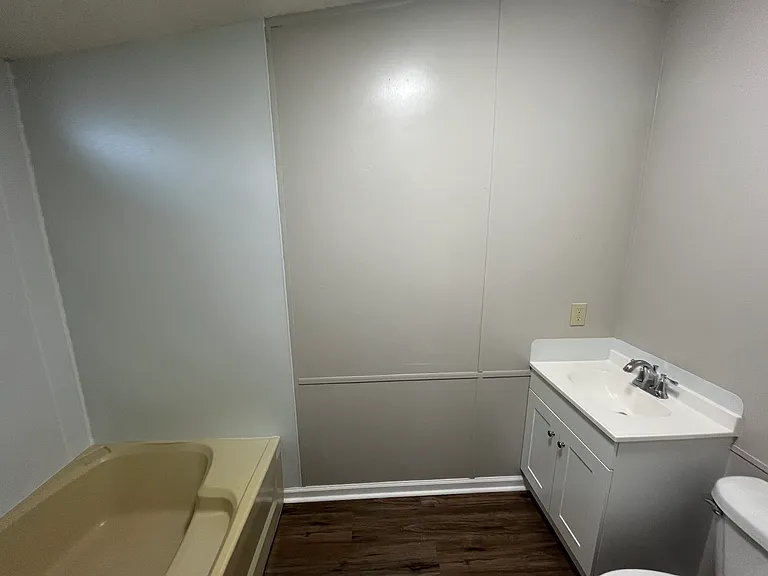 1812 Brinson St — Photo 9