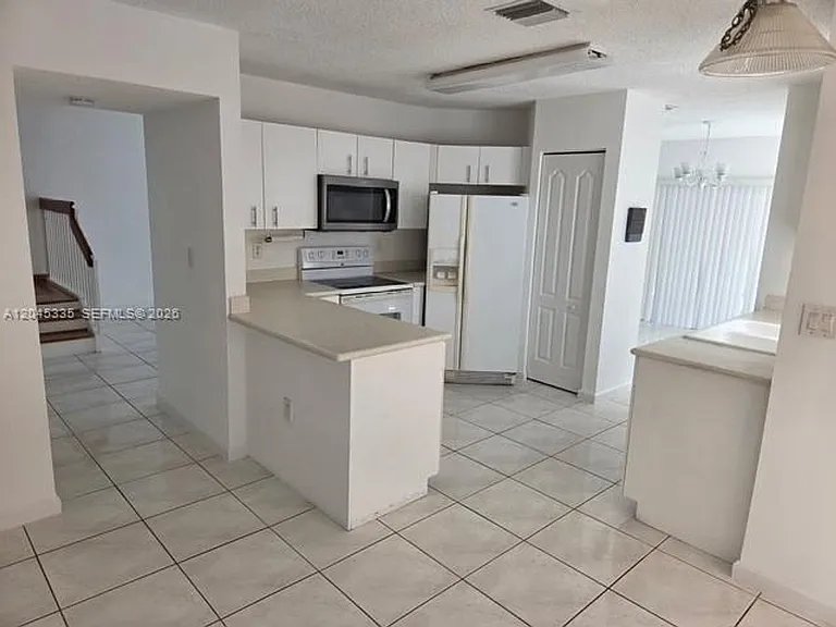 9921 NW 31st St #9921 — Photo 1