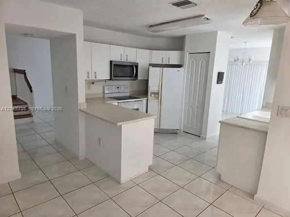 9921 NW 31st St #9921, Miami, FL 33172