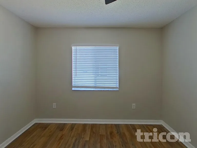 11749 Lynmoor Dr — Photo 11
