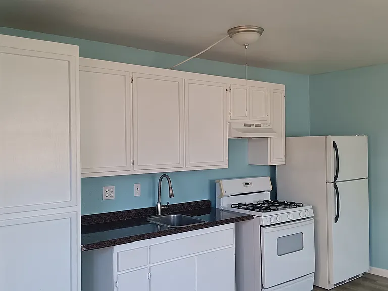 10131 Trask Ave — Photo 2