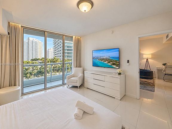 4th image of 485 Brickell Ave APT 1611