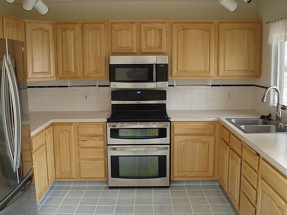 3rd image of 2565 Kennedy Ave