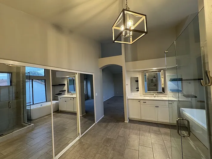 5 bed, 3.0 bath, 2932 sqft, $3,750 — Photo 2