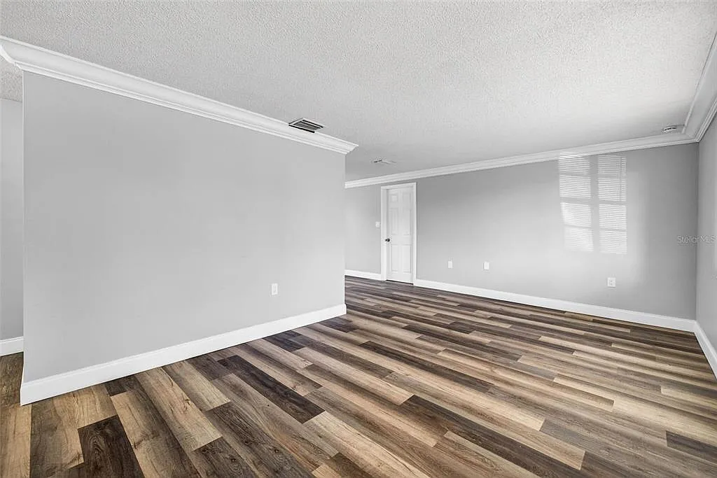 2 bed, 1.5 bath, 864 sqft, $1,395 — Photo 3