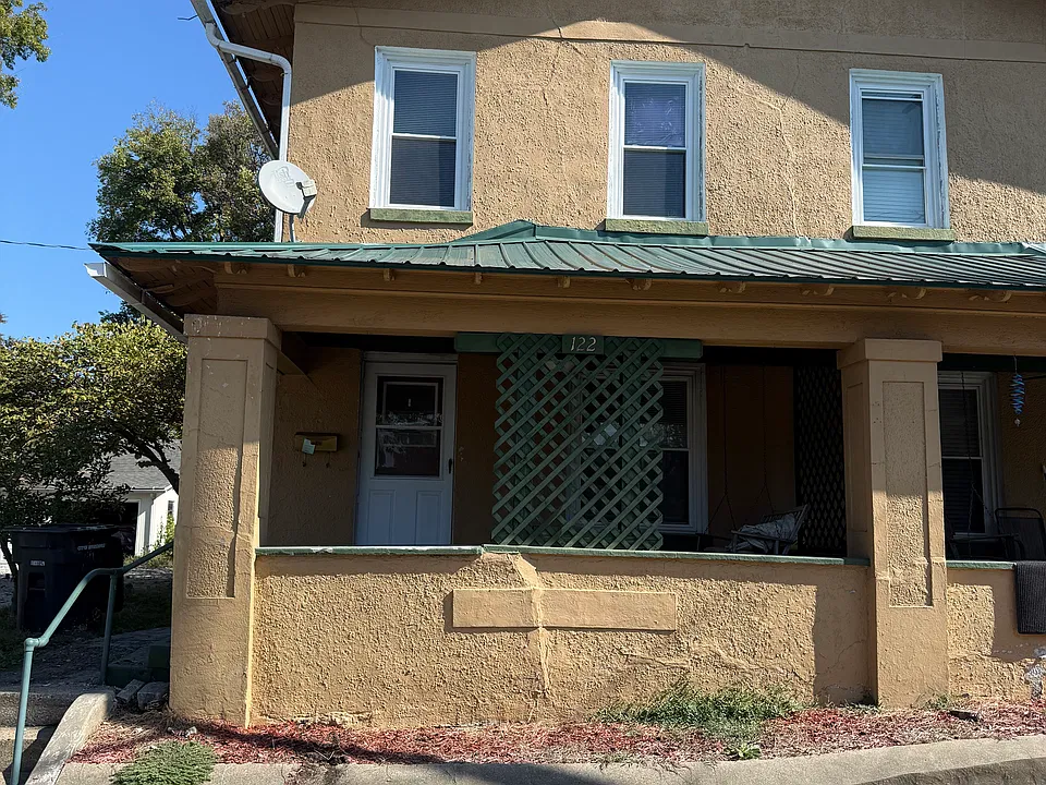 122 Locust St