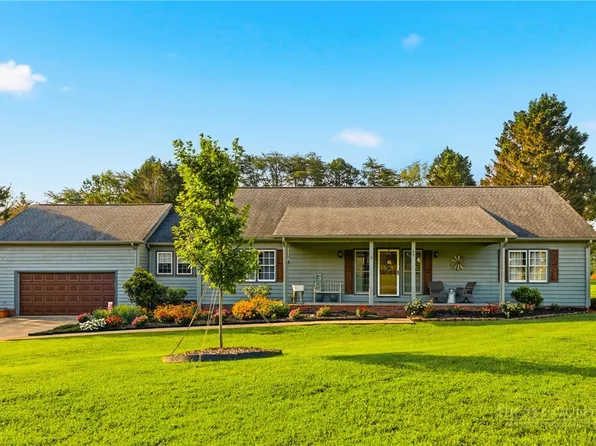 40 Candlewick Cove, Taylorsville, NC 28681