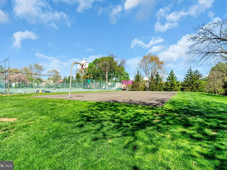 1307 Bennett Pl — Photo 43