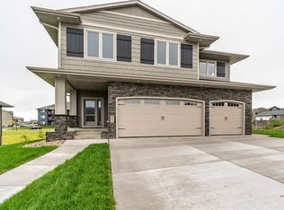 7312 Kenton Ln, Sioux Falls, SD 57108