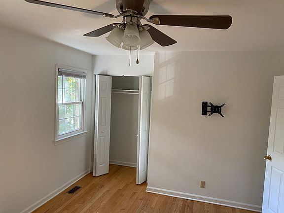 5th image of 740 Olde Greenwich Cir