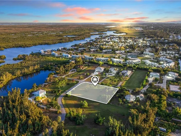 5406 Pine Creek Ln, Bokeelia, FL 33922